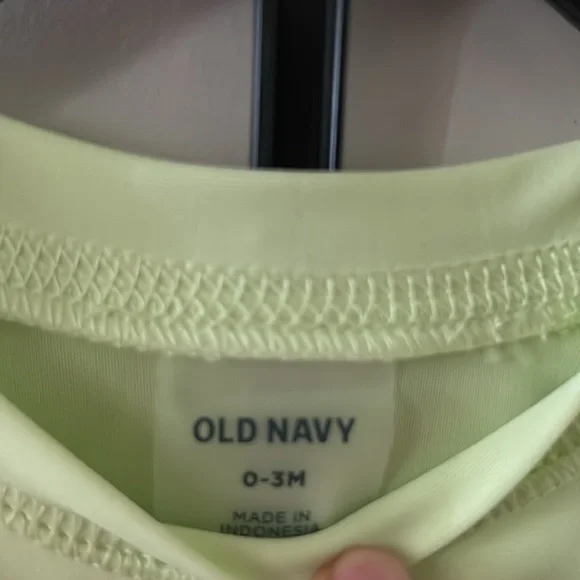 OLD NAVY Baby Boy Swim Set of 2 NWT 0-3mo - Picture 2 of 6